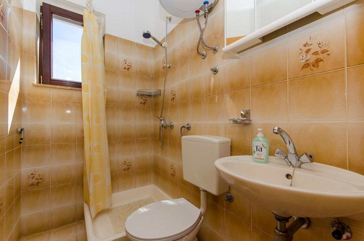 פוסטיר Apartments Goran מראה חיצוני תמונה