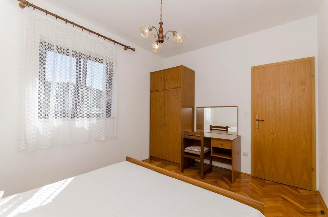 פוסטיר Apartments Goran מראה חיצוני תמונה