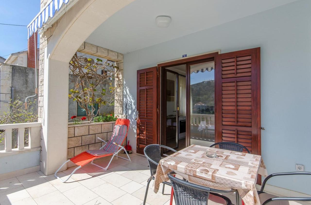 פוסטיר Apartments Goran מראה חיצוני תמונה